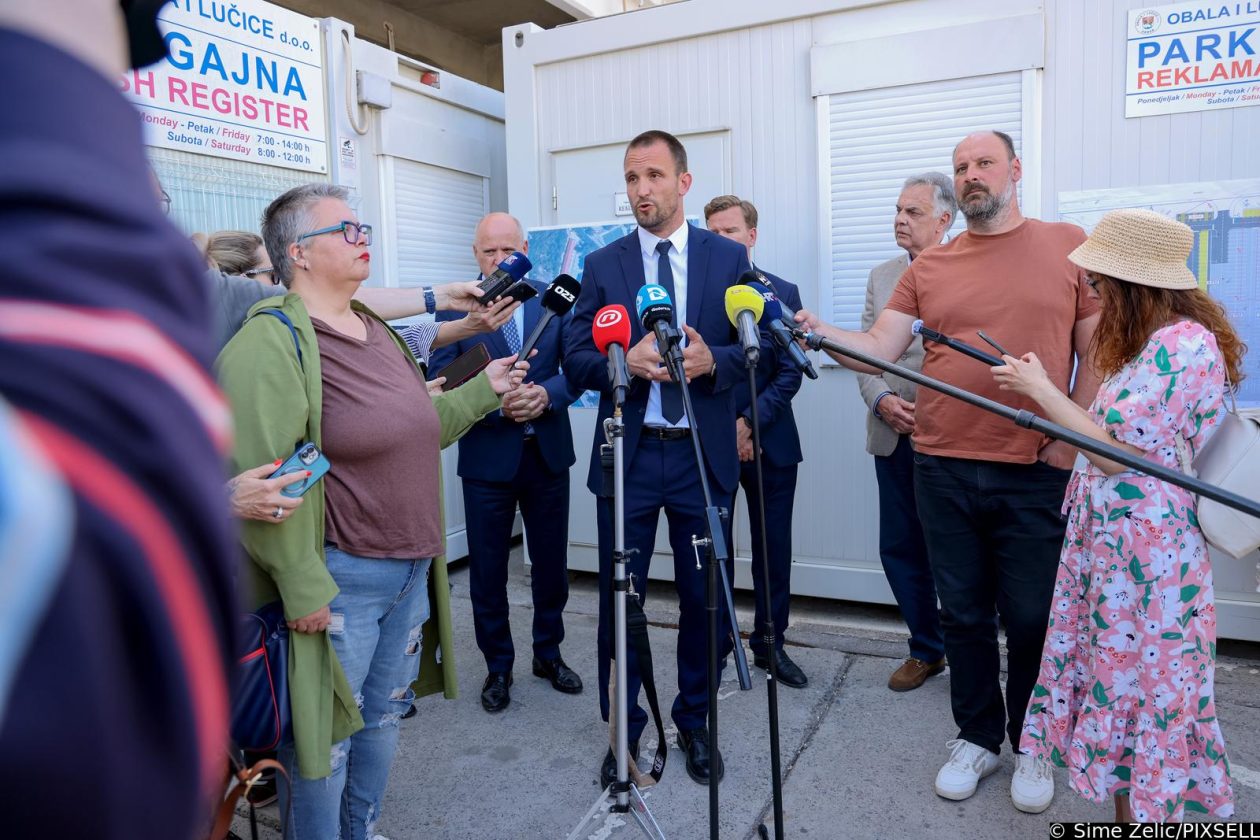 Zadar: Potpredsjednik Vlade i ministar prostornog uređenja, graditeljstva i državne imovine Branko Bačić boravo je u radnom posjetu Zadarskoj županiji Zadar: Potpredsjednik Vlade i ministar prostornog uređenja, graditeljstva i državne imovine Branko Bačić boravo je u radnom posjetu Zadarskoj županiji