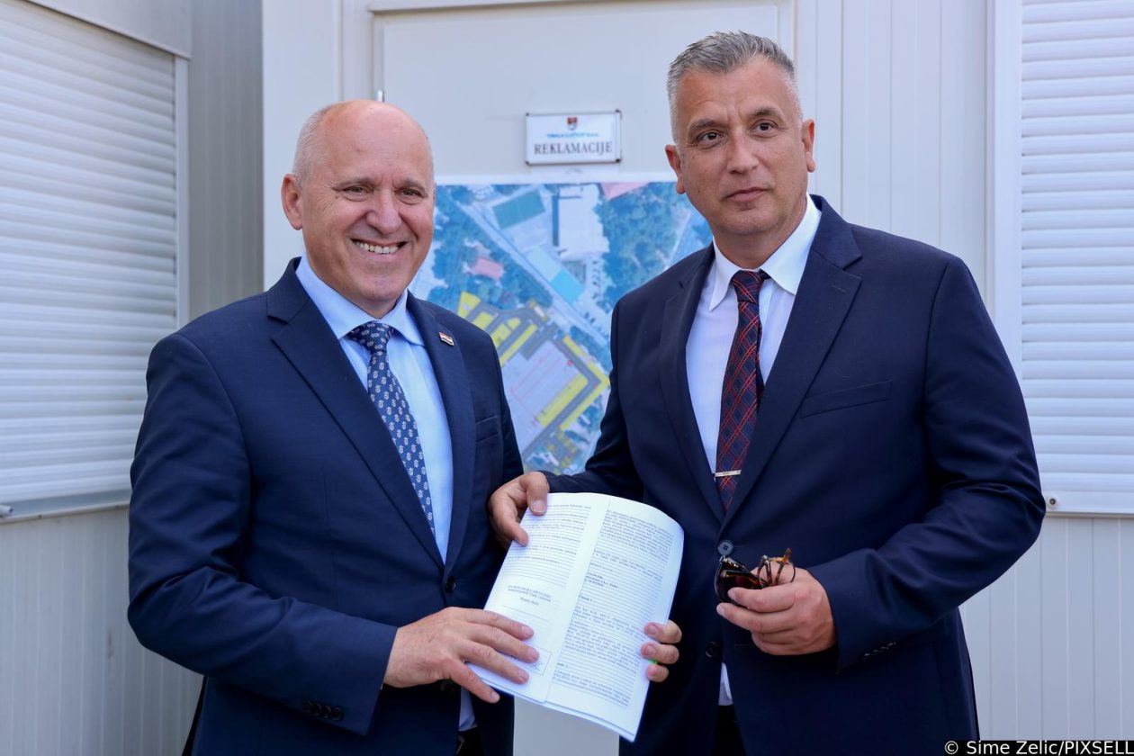 Zadar: Potpredsjednik Vlade i ministar prostornog uređenja, graditeljstva i državne imovine Branko Bačić boravo je u radnom posjetu Zadarskoj županiji Zadar: Potpredsjednik Vlade i ministar prostornog uređenja, graditeljstva i državne imovine Branko Bačić boravo je u radnom posjetu Zadarskoj županiji