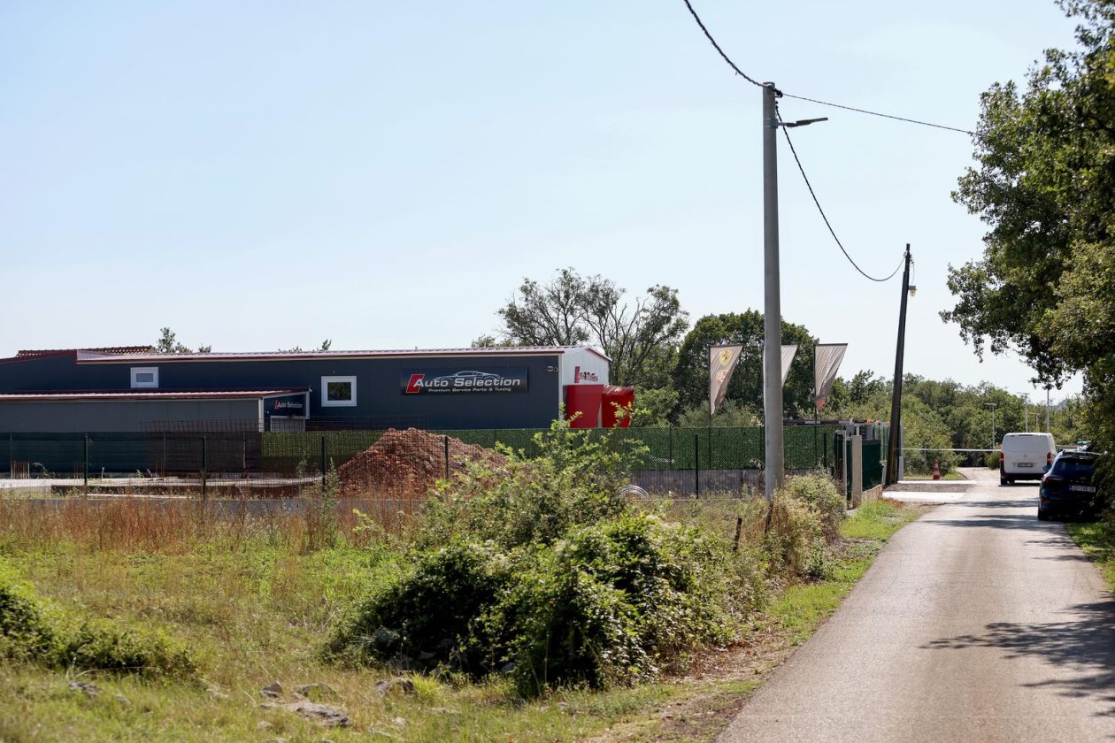 Briševo: Ozlijeđen vlasnik autosalona u pucnjavi, očevid je u tijeku