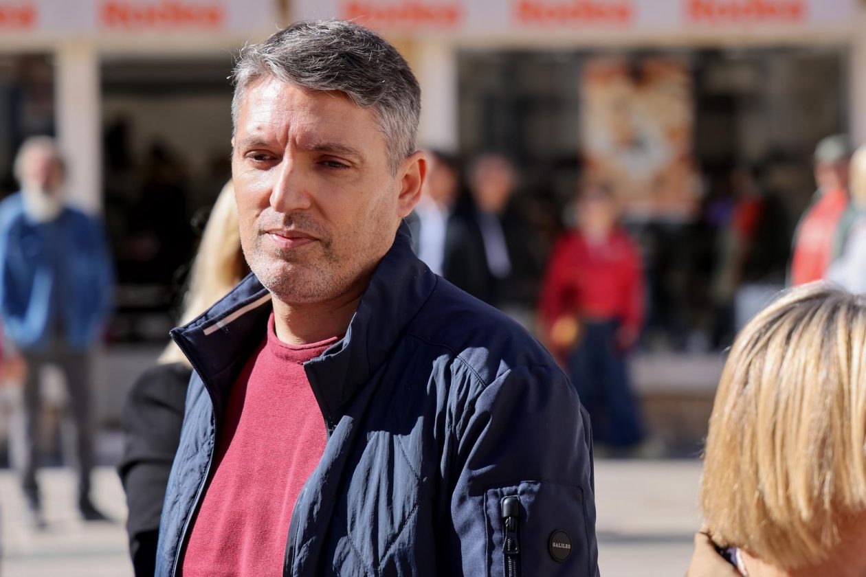 SDP na Narodnom trgu organizirao prikupljanje potpisa za peticiju “Protiv špijuniranja građana. Zaštita djece DA, masovni nadzor NE!”