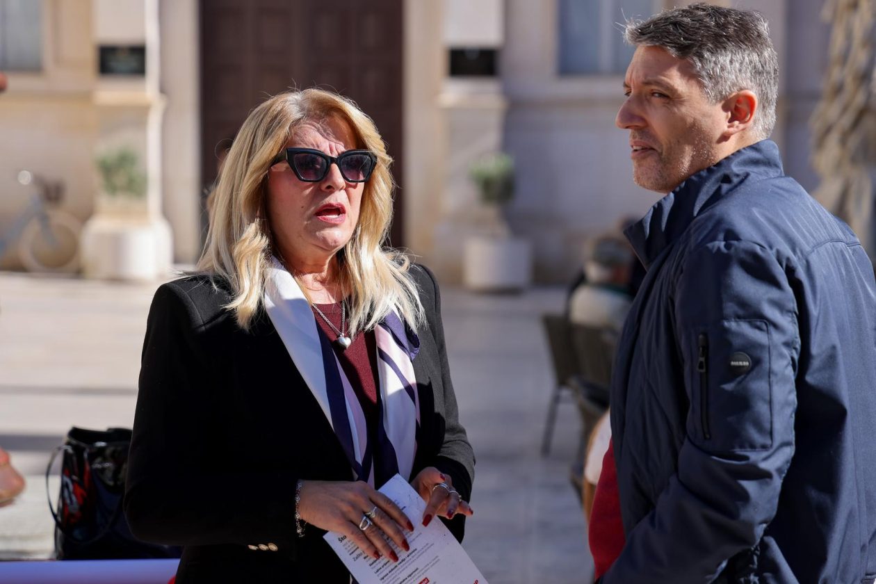 SDP na Narodnom trgu organizirao prikupljanje potpisa za peticiju “Protiv špijuniranja građana. Zaštita djece DA, masovni nadzor NE!”