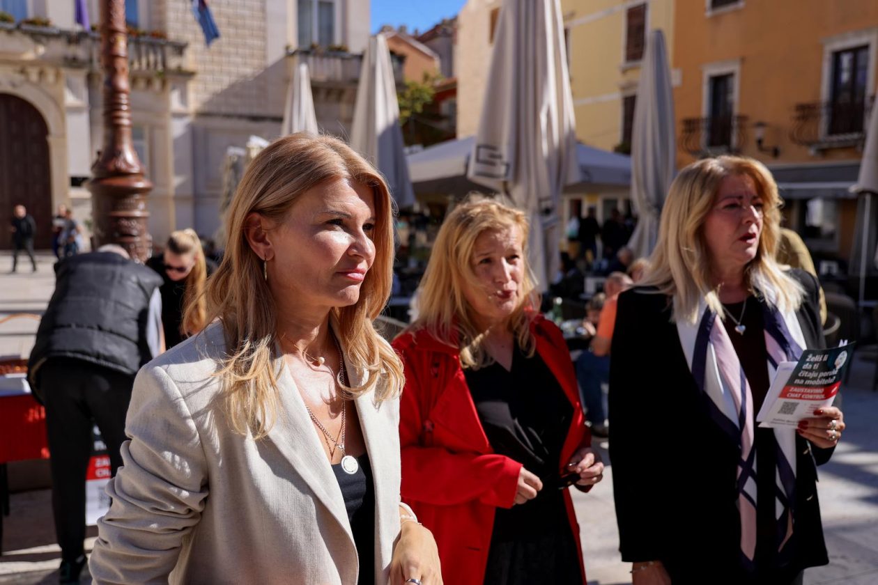 SDP na Narodnom trgu organizirao prikupljanje potpisa za peticiju “Protiv špijuniranja građana. Zaštita djece DA, masovni nadzor NE!”