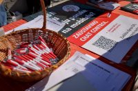 SDP na Narodnom trgu organizirao prikupljanje potpisa za peticiju “Protiv špijuniranja građana. Zaštita djece DA, masovni nadzor NE!”