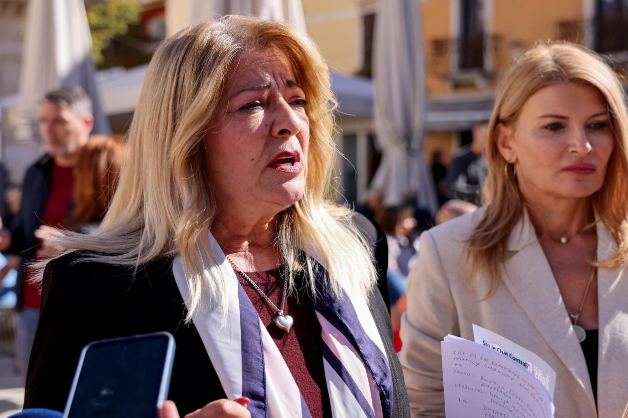 SDP na Narodnom trgu organizirao prikupljanje potpisa za peticiju “Protiv špijuniranja građana. Zaštita djece DA, masovni nadzor NE!”