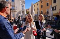 SDP na Narodnom trgu organizirao prikupljanje potpisa za peticiju “Protiv špijuniranja građana. Zaštita djece DA, masovni nadzor NE!”