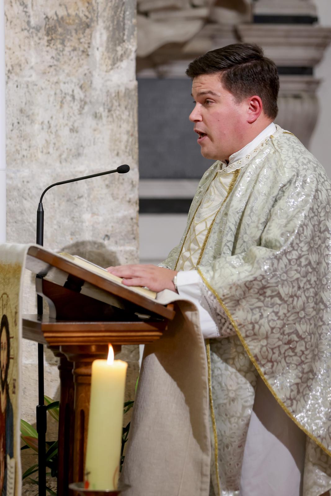 Zadar: Polaganje svijeća i vijenca na spomeniku poginulim braniteljima