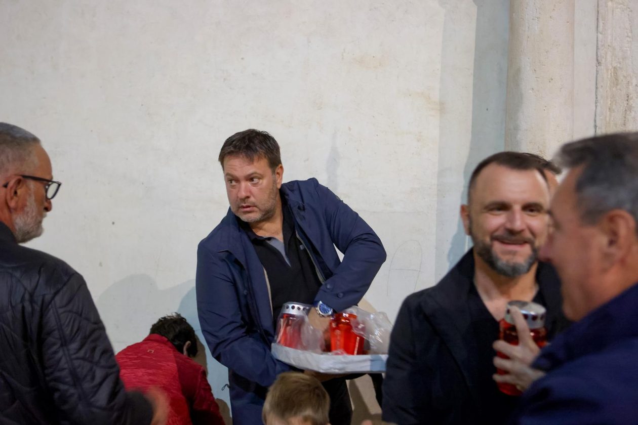 Zadar: Polaganje svijeća i vijenca na spomeniku poginulim braniteljima