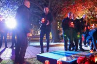 Zadar: Polaganje svijeća i vijenca na spomeniku poginulim braniteljima