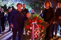 Zadar: Polaganje svijeća i vijenca na spomeniku poginulim braniteljima
