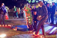 Zadar: Polaganje svijeća i vijenca na spomeniku poginulim braniteljima