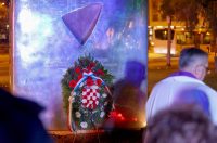 Zadar: Polaganje svijeća i vijenca na spomeniku poginulim braniteljima