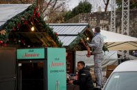 Zadar: Ugostitelji uklanjaju inventar iz adventskih kućica Zadar: Ugostitelji uklanjaju inventar iz adventskih kućica