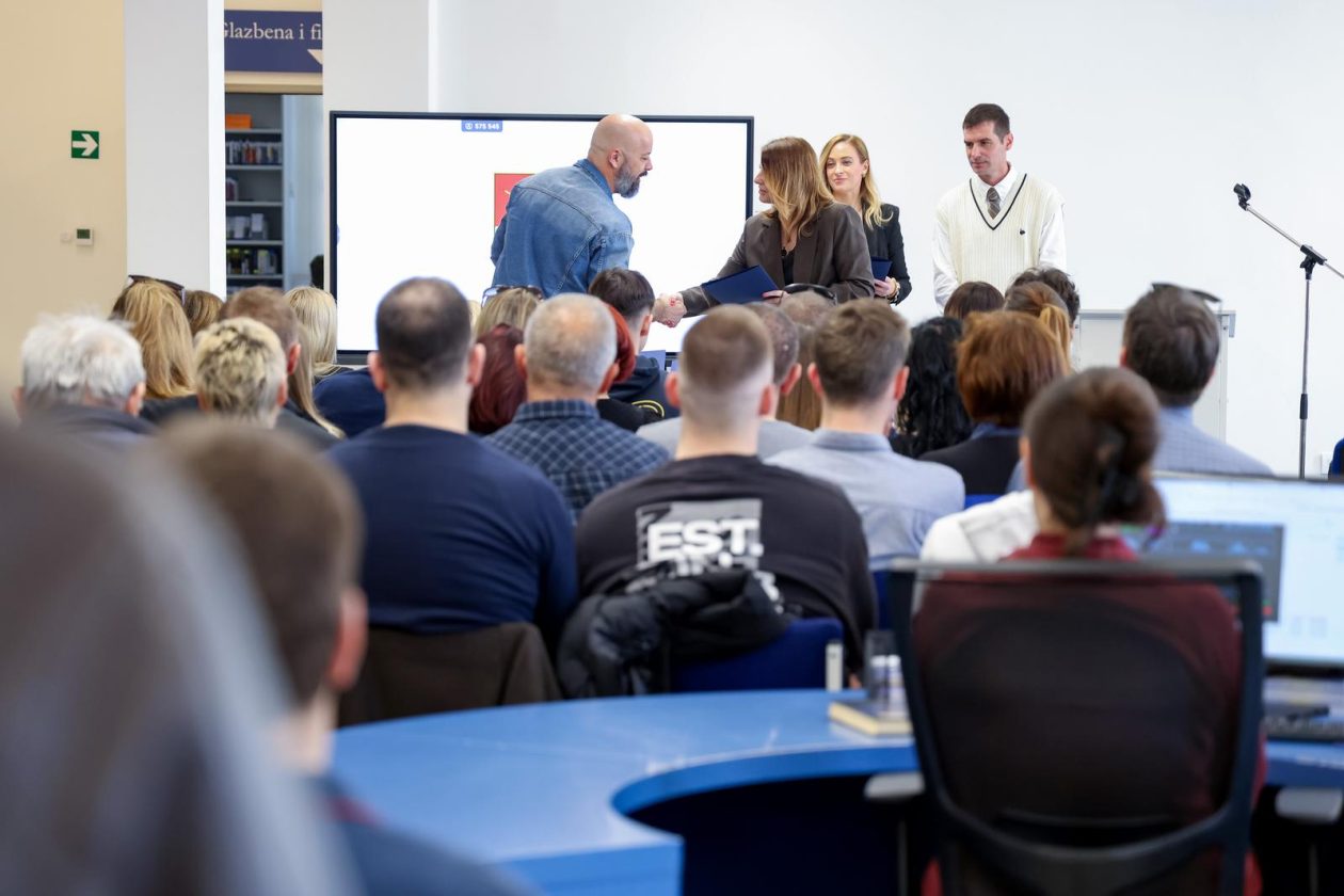 Zadar: Svečana dodjela stipendija učenicima i studentima