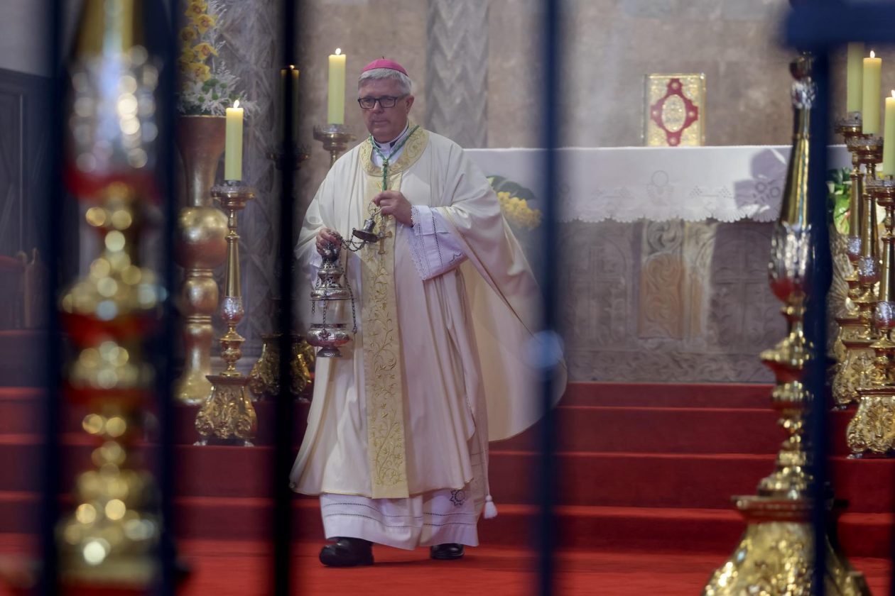 Nadbiskup Zgrablić predvodio svečano misno slavlje u zadarskoj prvostolnici na Uskrs