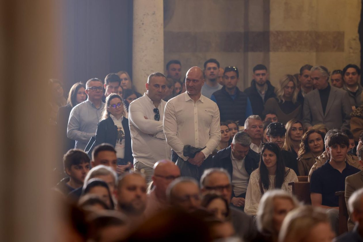 Nadbiskup Zgrablić predvodio svečano misno slavlje u zadarskoj prvostolnici na Uskrs