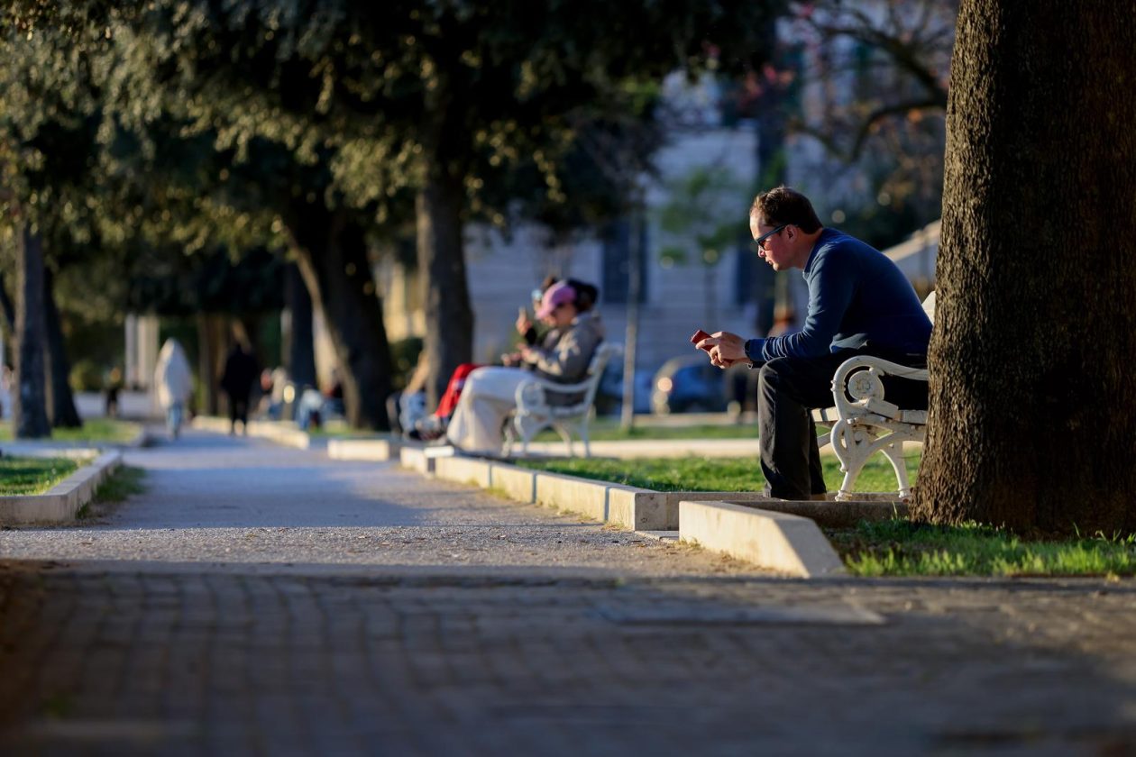 Uksrsni đir po gradu u zalazak Uksrsni đir po gradu u zalazak