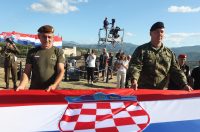 Knin: Na  tvrđavi podignuta hrvatska zastava
