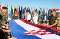 Knin: Na  tvrđavi podignuta hrvatska zastava