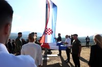Knin: Na  tvrđavi podignuta hrvatska zastava