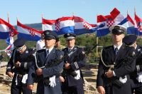 Knin: Na  tvrđavi podignuta hrvatska zastava