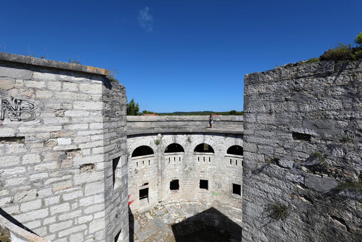 Utvrda San Giorgio otvorila vrata svojim posjetiteljima Utvrda San Giorgio otvorila vrata svojim posjetiteljima