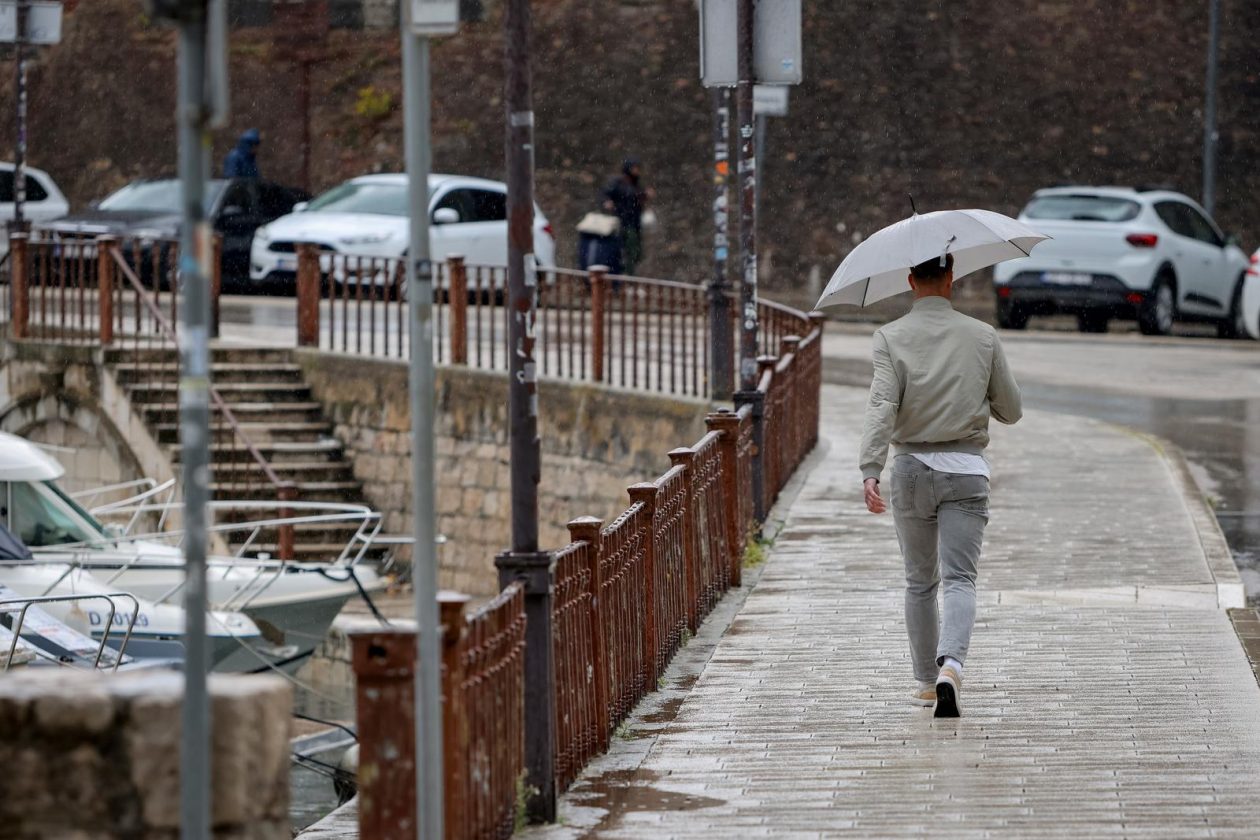 Zadar: Kišna nedjelja u centru grada