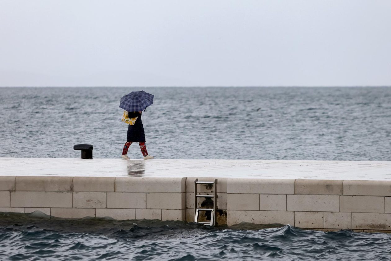 Zadar: Kišna nedjelja u centru grada