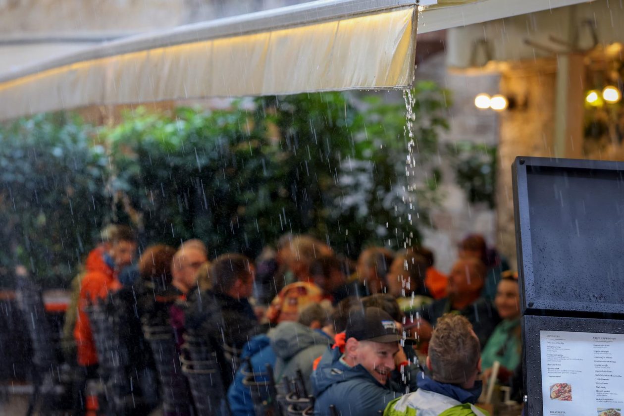 Zadar: Kišna nedjelja u centru grada