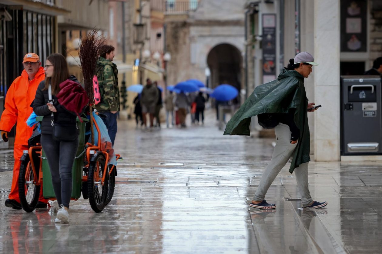 Zadar: Kišna nedjelja u centru grada