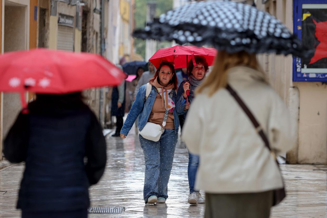 Zadar: Kišna nedjelja u centru grada