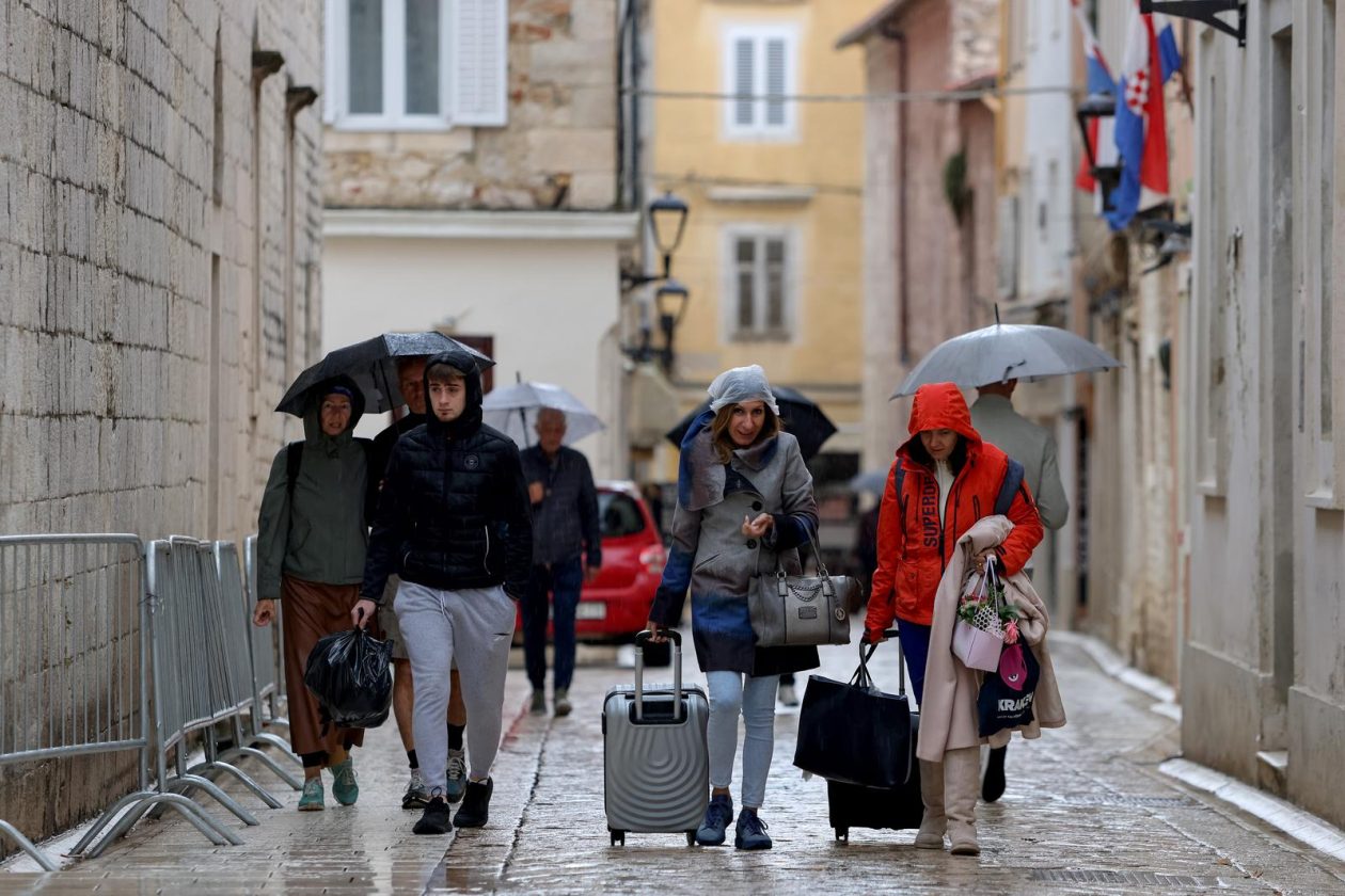 Zadar: Kišna nedjelja u centru grada