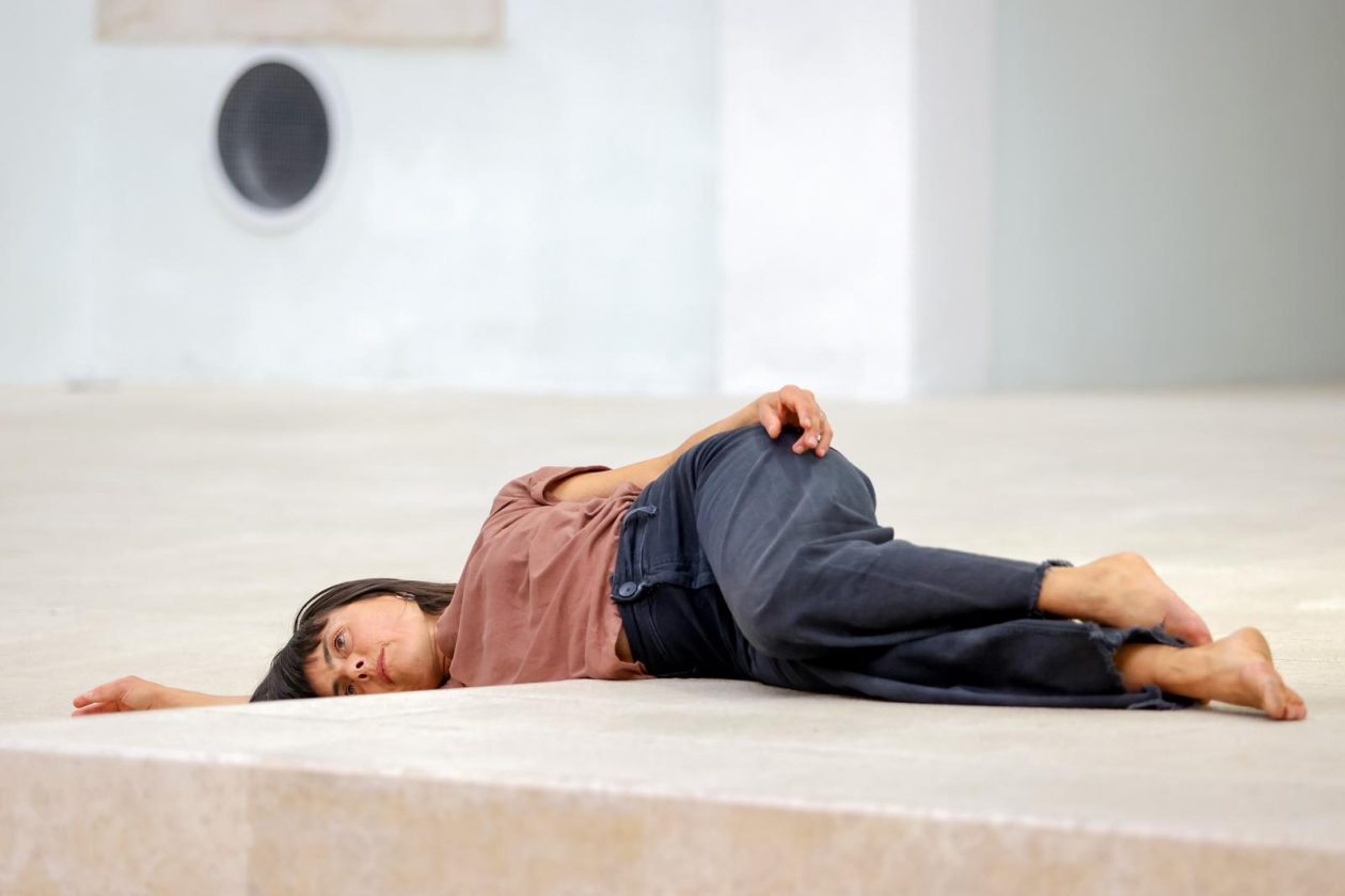 Vertikalne plesne instalacije u prostorima II Palače Vertikalne plesne instalacije u prostorima II Palače