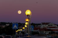 Izlazak punog mjeseca nad Zadrom