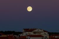 Izlazak punog mjeseca nad Zadrom