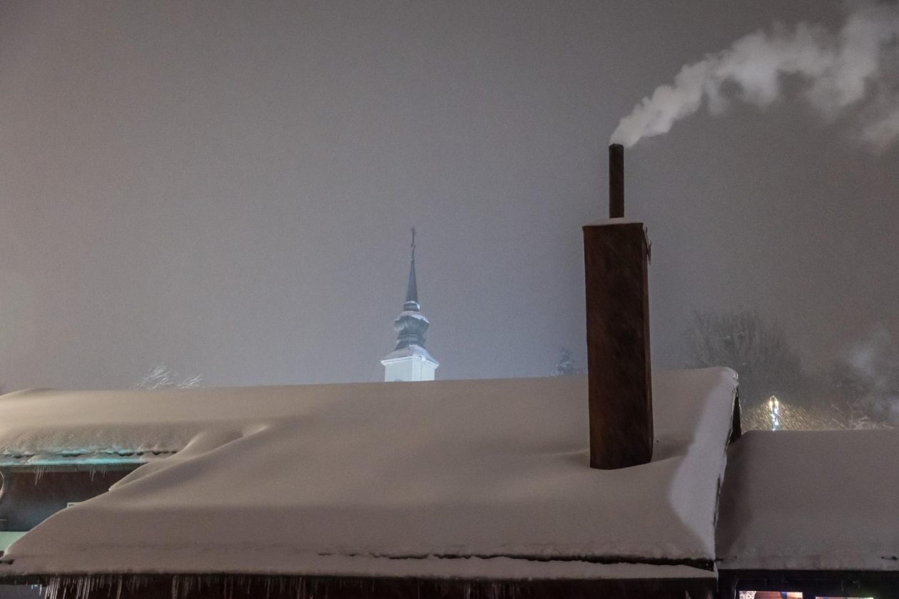 Snježni ugođaj u Gračacu