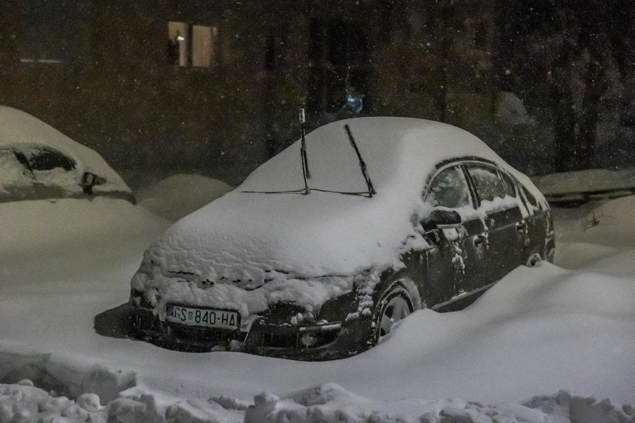 Snježni ugođaj u Gračacu