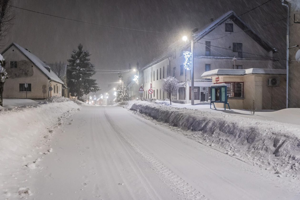 Snježni ugođaj u Gračacu