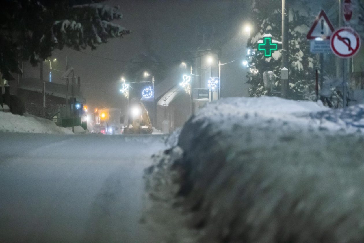 Snježni ugođaj u Gračacu