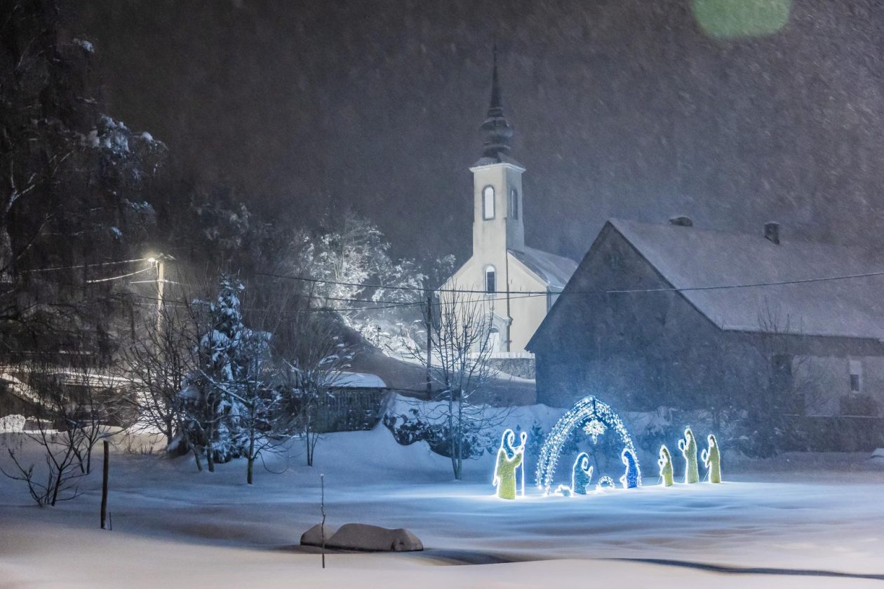 Snježni ugođaj u Gračacu