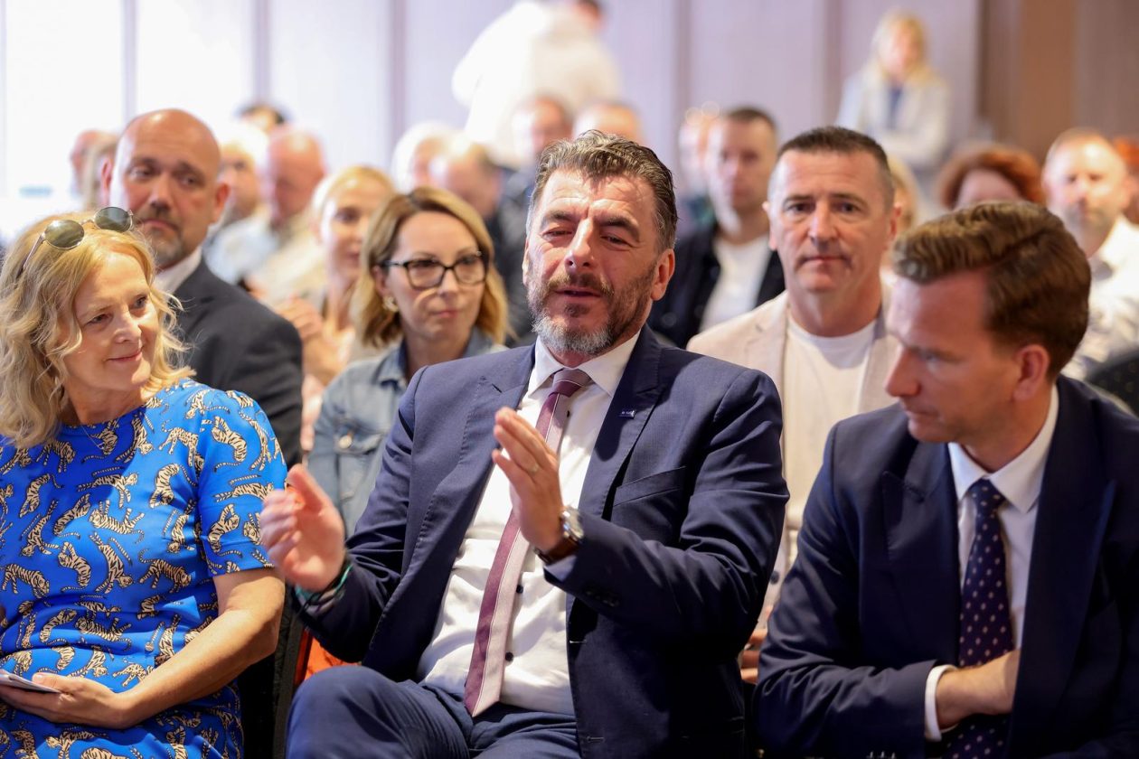 Zadar: Konferencija projekta “Videonadzor i rano otkrivanje šumskih požara – FIRESTOP” Zadar: Konferencija projekta “Videonadzor i rano otkrivanje šumskih požara – FIRESTOP”