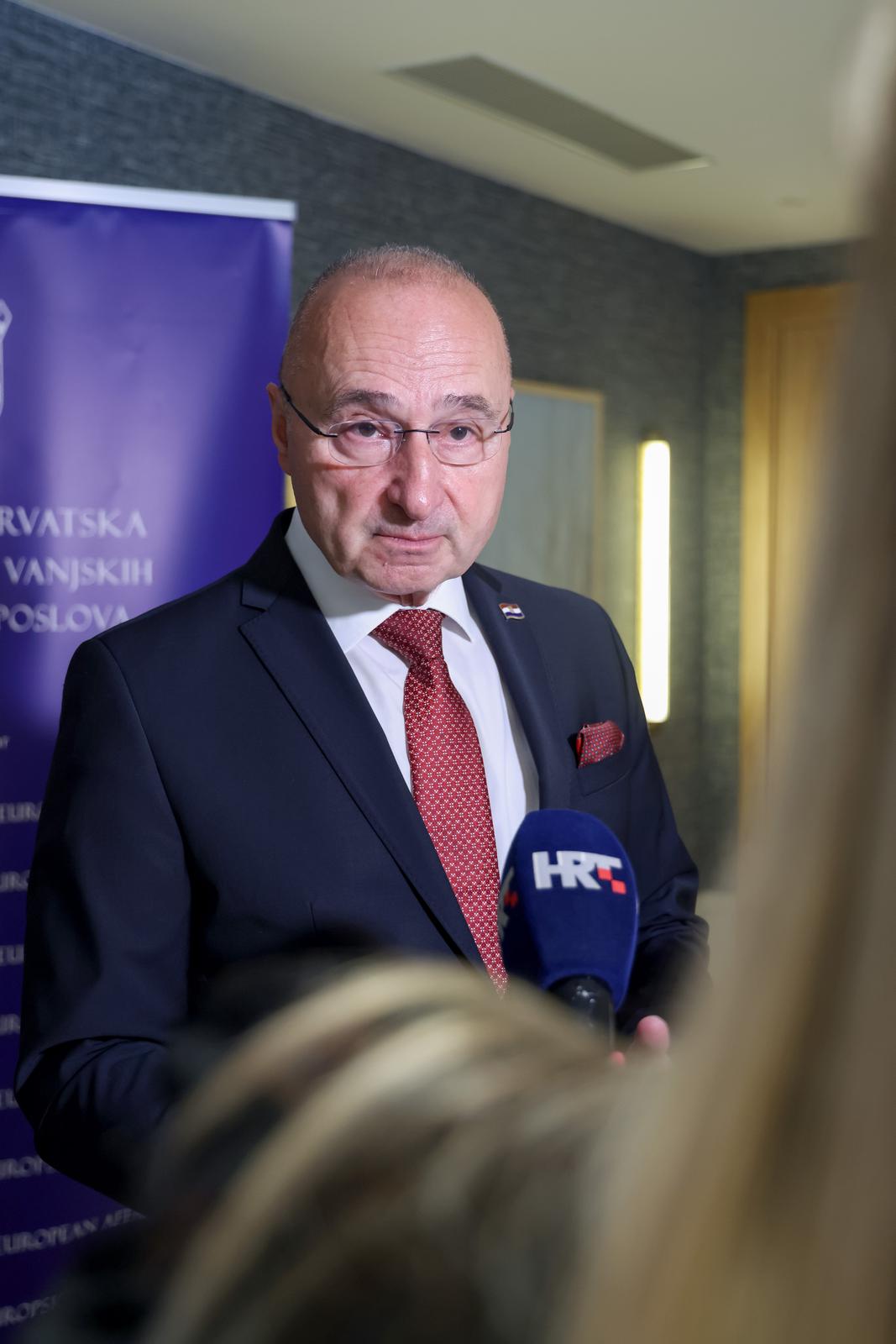 Panel na temu Krešimira Ćosića, sportaš i diplomat Panel na temu Krešimira Ćosića, sportaš i diplomat