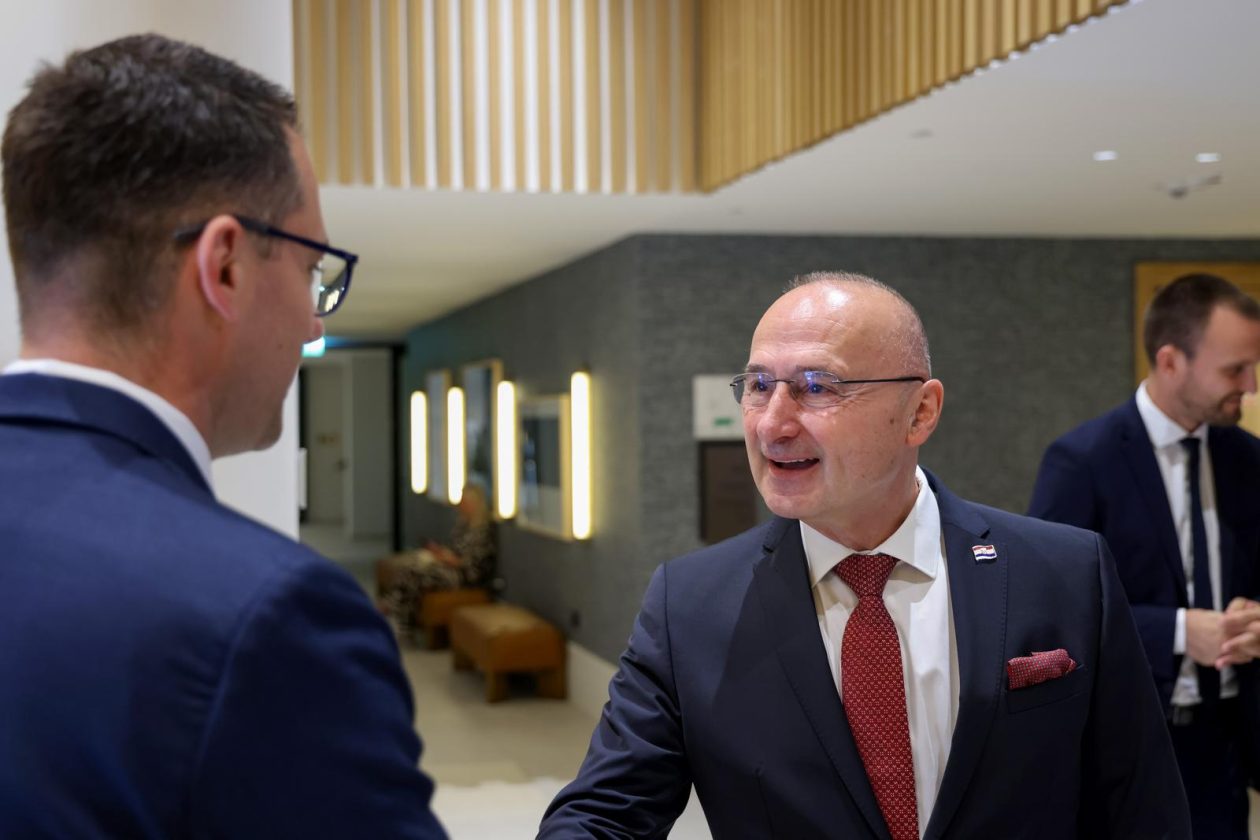 Panel na temu Krešimira Ćosića, sportaš i diplomat Panel na temu Krešimira Ćosića, sportaš i diplomat