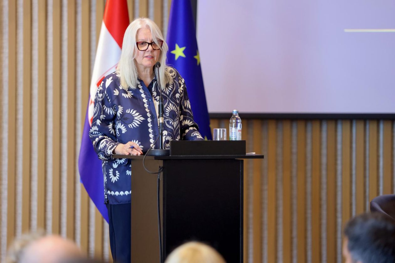 Panel na temu Krešimira Ćosića, sportaš i diplomat Panel na temu Krešimira Ćosića, sportaš i diplomat