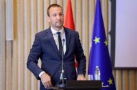 Panel na temu Krešimira Ćosića, sportaš i diplomat Panel na temu Krešimira Ćosića, sportaš i diplomat
