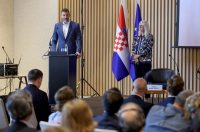 Panel na temu Krešimira Ćosića, sportaš i diplomat Panel na temu Krešimira Ćosića, sportaš i diplomat