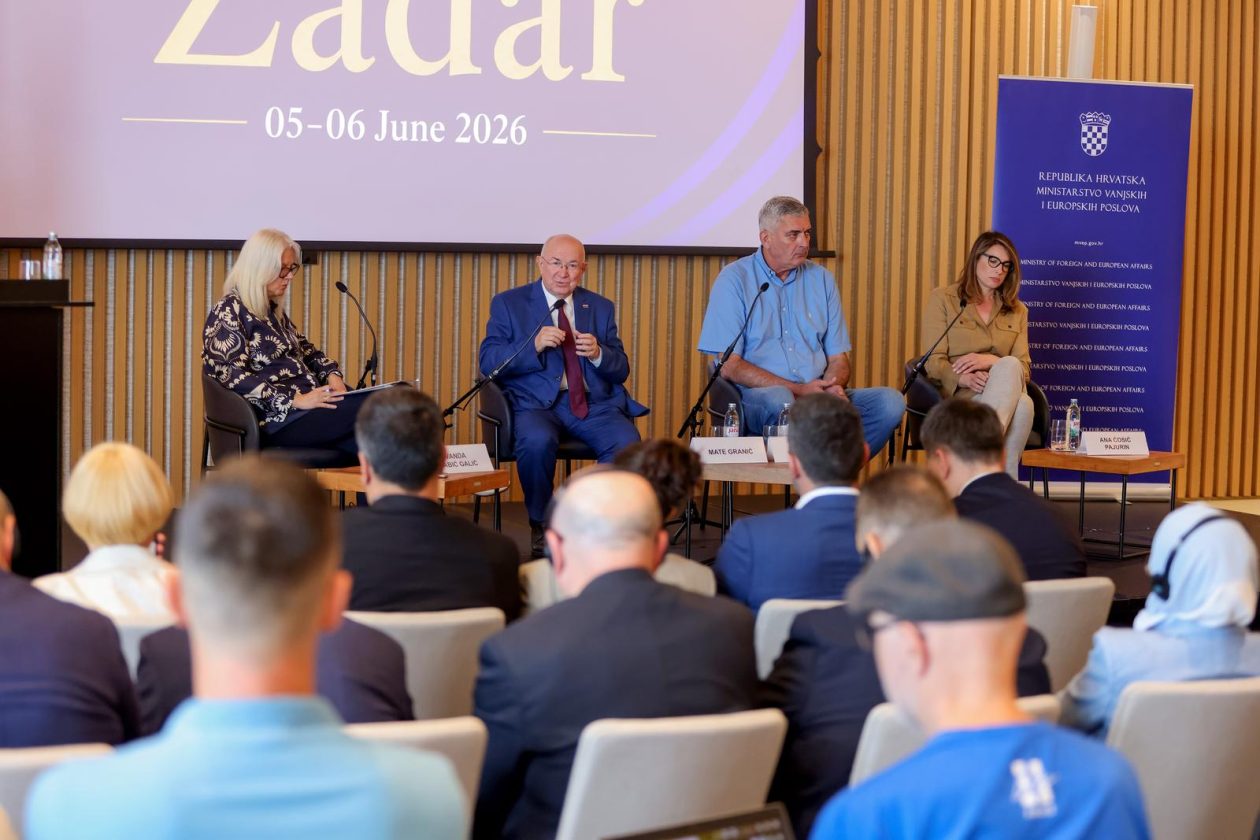 Panel na temu Krešimira Ćosića, sportaš i diplomat Panel na temu Krešimira Ćosića, sportaš i diplomat
