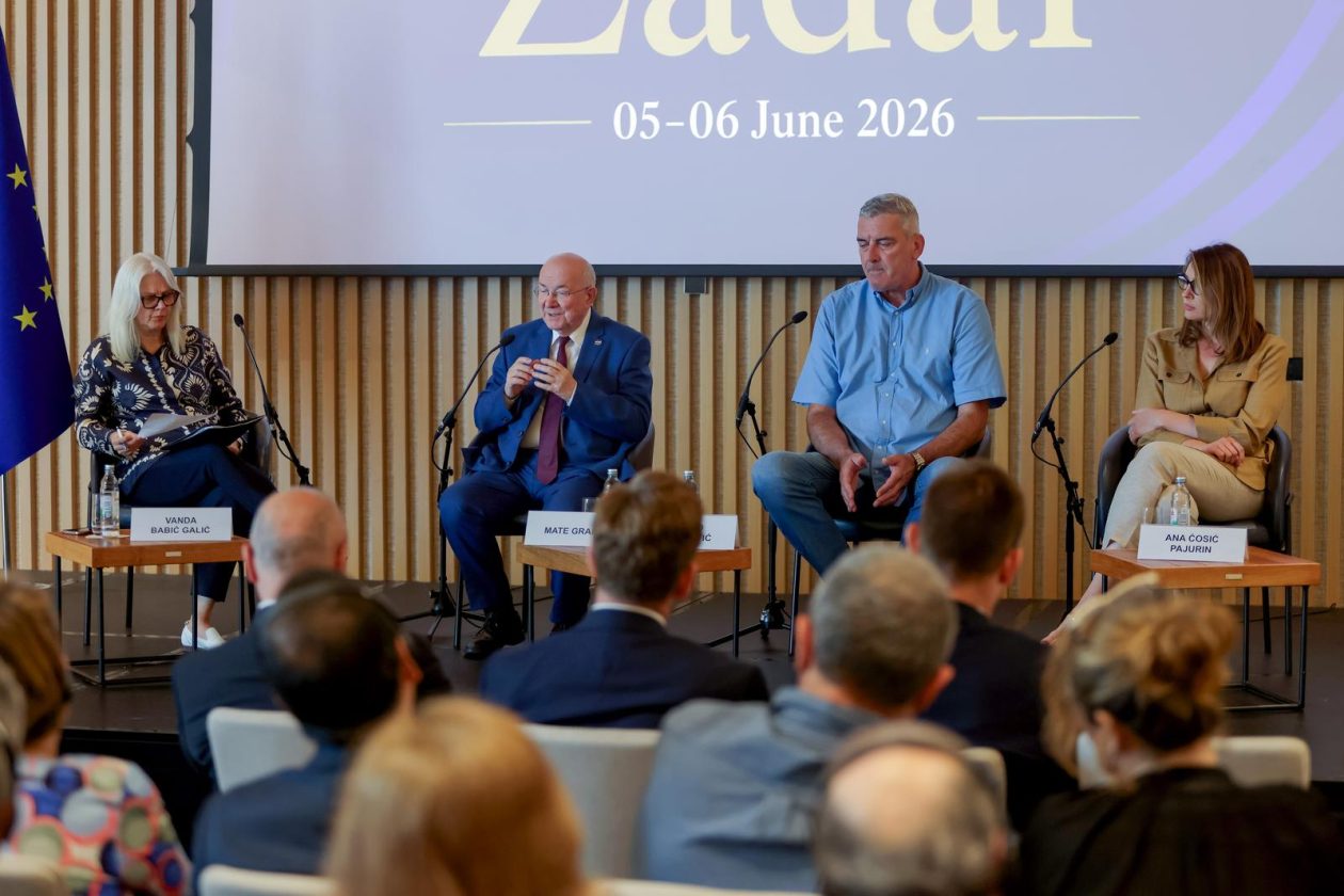 Panel na temu Krešimira Ćosića, sportaš i diplomat Panel na temu Krešimira Ćosića, sportaš i diplomat