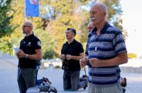 Zadar: Molitelji ispred crkve Sv. Marije Zadar: Molitelji ispred crkve Sv. Marije