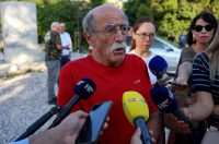 Benkovac: Organizatori benkovačkog festivala “Nosi se” koji je odgođen nakon prosvjeda branitelja održali mirni prosvjed Benkovac: Organizatori benkovačkog festivala “Nosi se” koji je odgođen nakon prosvjeda branitelja održali mirni prosvjed