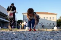 Benkovac: Organizatori benkovačkog festivala “Nosi se” koji je odgođen nakon prosvjeda branitelja održali mirni prosvjed Benkovac: Organizatori benkovačkog festivala “Nosi se” koji je odgođen nakon prosvjeda branitelja održali mirni prosvjed